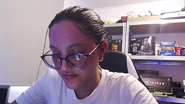 Luna sweetie  online show from July 2026 07:10:02 PM