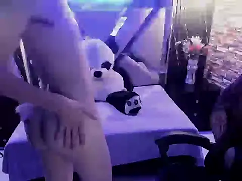 vivienne hadi online show from July 2026 10:01:01 PM