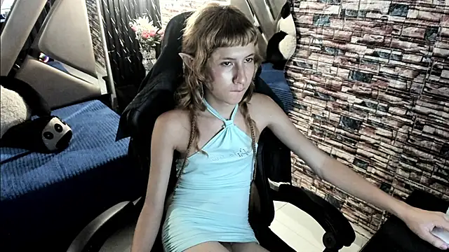 vivienne hadi online show from July 2026 04:05:01 PM