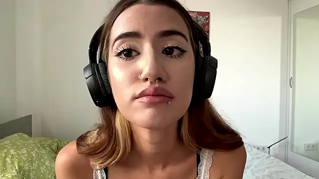JuliaPierce online show from July 2026 02:01:02 PM