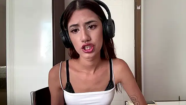 JuliaPierce online show from July 2026 01:35:02 PM