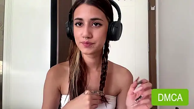 JuliaPierce online show from July 2026 02:14:01 PM