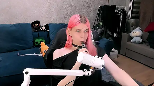 LunaPink69 online show from July 2026 11:13:02 PM