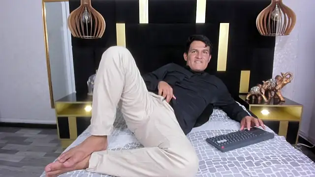 Manuel Firee online show from July 2026 07:08:02 PM