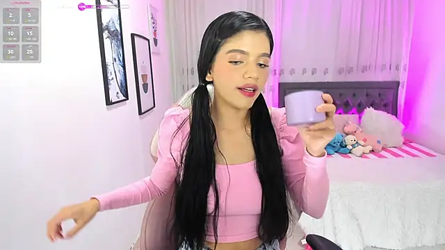 Snapshot of Mia__rouse_18 chatting on July 2026 12:47:02 PM Mia rouse 18 online show from July 2026 12:47:02 PM