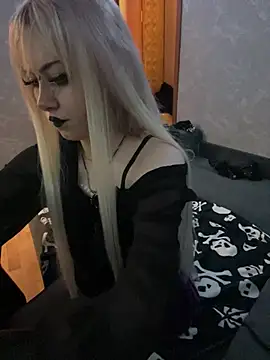 Sindy-Lou online show from July 2026 05:38:02 PM