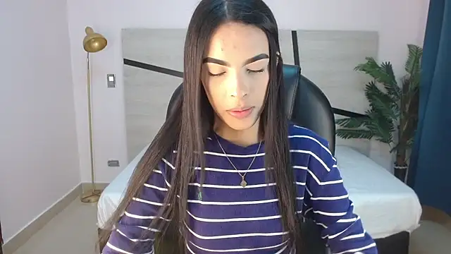 Snapshot of valery_restrepo chatting on July 2026 09:13:01 PM valery restrepo online show from July 2026 09:13:01 PM