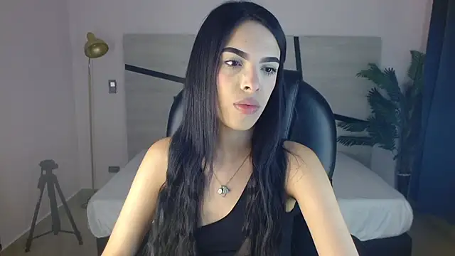 Snapshot of valery_restrepo chatting on July 2026 08:38:01 PM valery restrepo online show from July 2026 08:38:01 PM