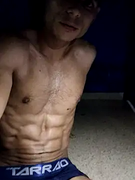 Snapshot of davidflz95 chatting on August 2026 06:23:01 AM davidflz95 online show from August 2026 06:23:01 AM