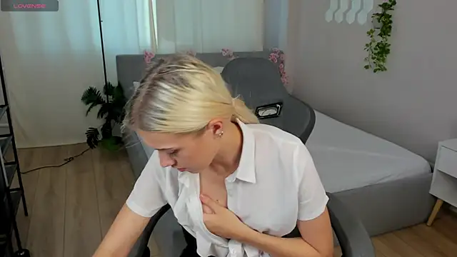 ChloexBarbie online show from July 2026 01:07:02 PM