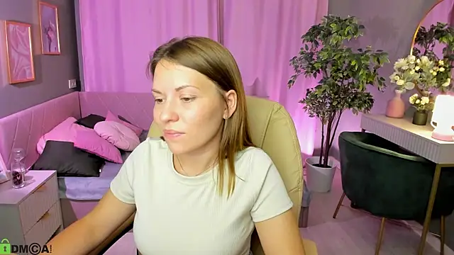 Kira Miragee online show from July 2026 04:17:02 AM
