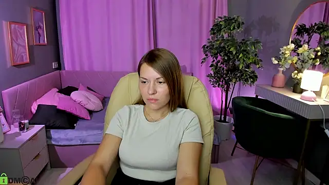 Kira Miragee online show from July 2026 01:11:01 AM