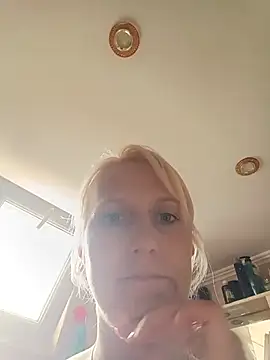 Amina-lov online show from July 2026 09:25:01 AM