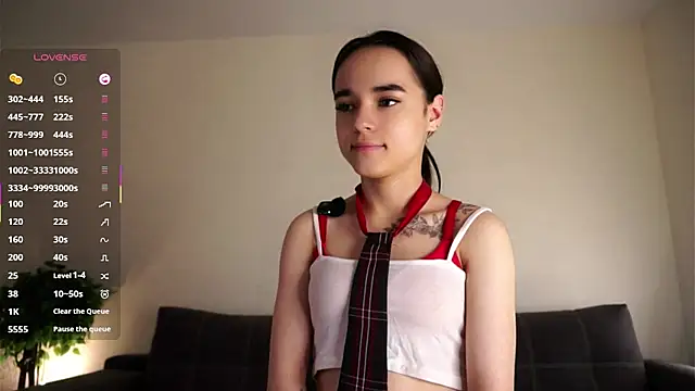 QueenieMerow online show from July 2026 06:44:02 AM