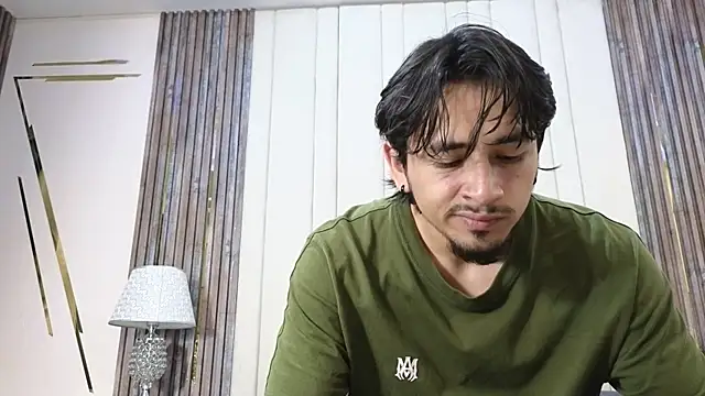 LatinShortt online show from July 2026 12:10:01 PM