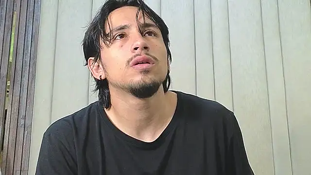 LatinShortt online show from July 2026 01:07:01 PM