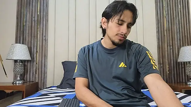 LatinShortt online show from July 2026 03:30:01 PM