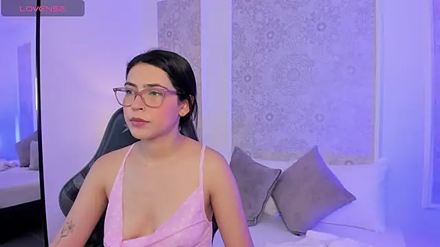 amber piercee online show from July 2026 07:15:02 PM