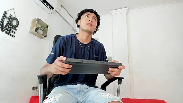 jeanspooll online show from July 2026 01:29:02 PM