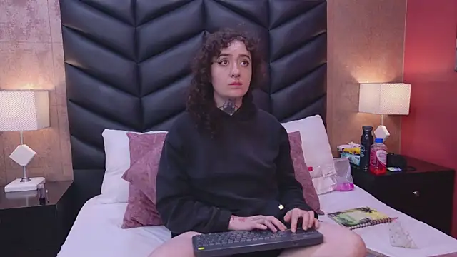 DaphneVelvett online show from July 2026 07:16:02 PM