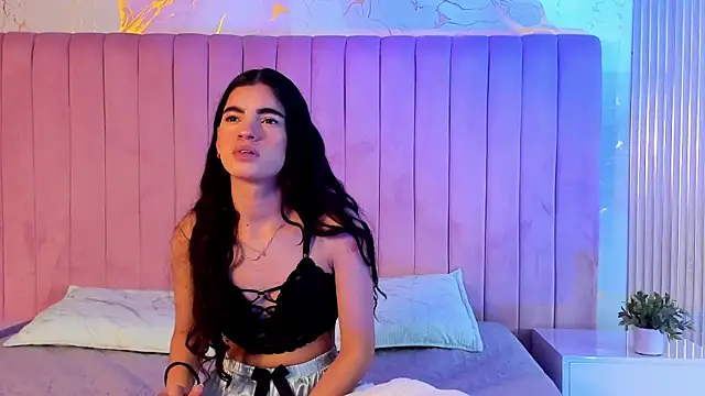 Mia Owensl online show from July 2026 12:03:02 PM