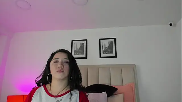 CatalinaSaanz  online show from July 2026 07:01:02 PM
