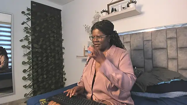 GIGI CAMPBEL online show from July 2026 03:21:02 PM