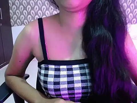 kiaraa 01 online show from July 2026 04:00:01 PM