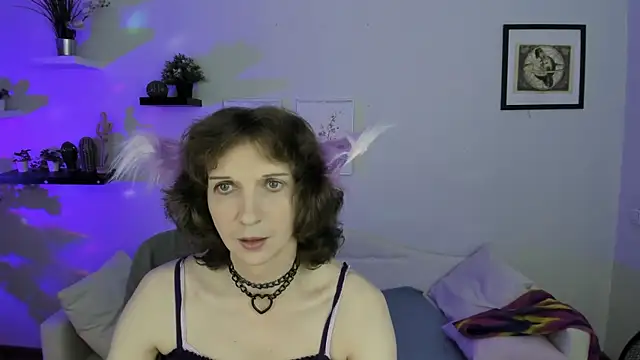 Kate Avis online show from July 2026 08:45:02 PM