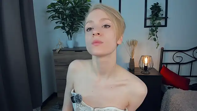 JanettePerro online show from July 2026 07:31:01 PM
