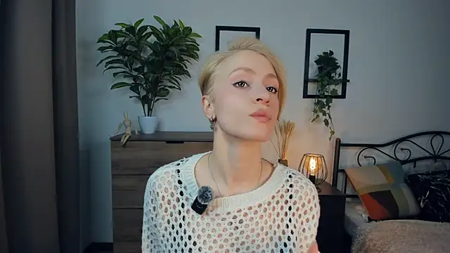 JanettePerro online show from July 2026 07:19:01 PM