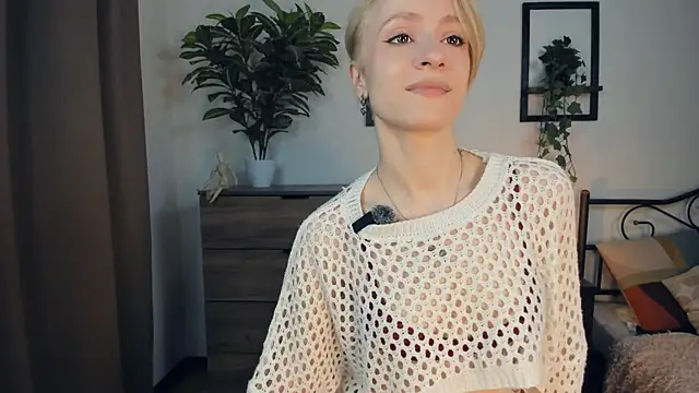 JanettePerro online show from July 2026 07:28:02 PM