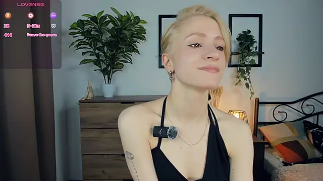 JanettePerro online show from July 2026 08:49:02 PM
