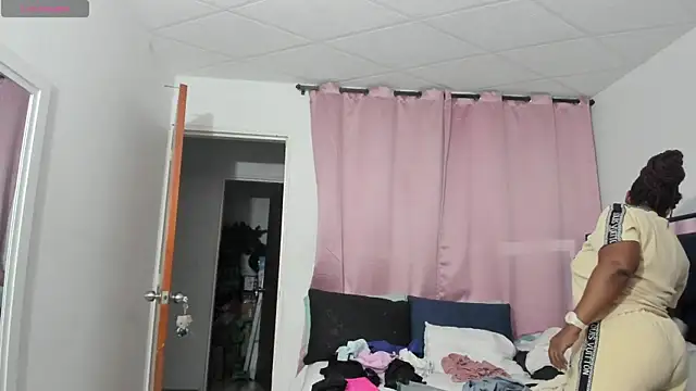 LupeAdams online show from May 2026 01:25:02 AM