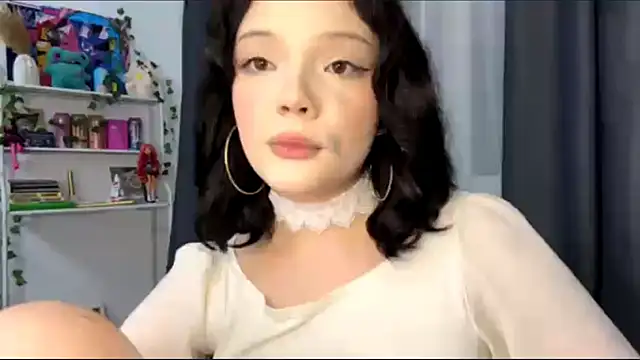 PhiaMoon online show from July 2026 09:32:01 PM