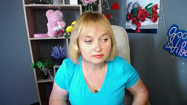 KiraSmiling online show from July 2026 06:27:02 AM