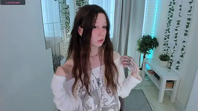Snapshot of MiyuuNami chatting on July 2026 11:17:02 AM MiyuuNami online show from July 2026 11:17:02 AM