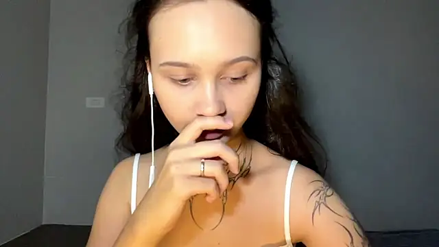 MayraLucarelli online show from July 2026 10:21:02 AM