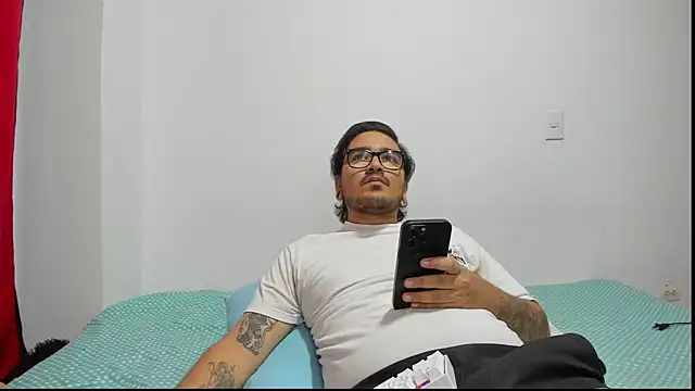 Axel hornyy online show from July 2026 01:02:02 PM