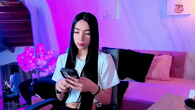 Tifanny M online show from July 2026 03:47:02 PM