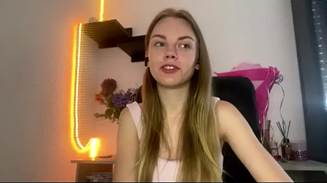 SunnyStrike online show from July 2026 08:40:02 AM