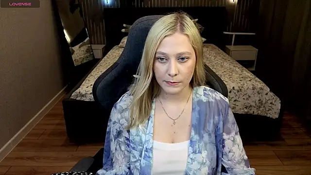 AmeliaxCandy online show from July 2026 02:13:01 PM