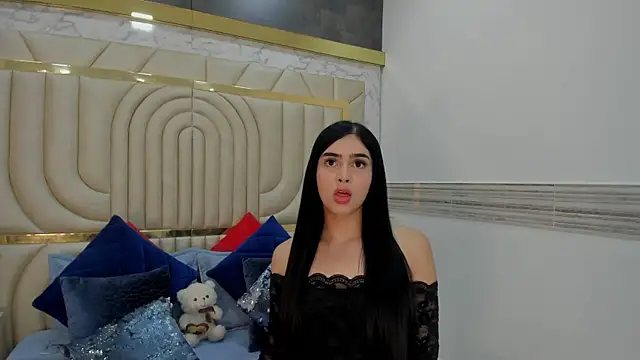 NahomiDeluxe online show from July 2026 02:04:02 PM