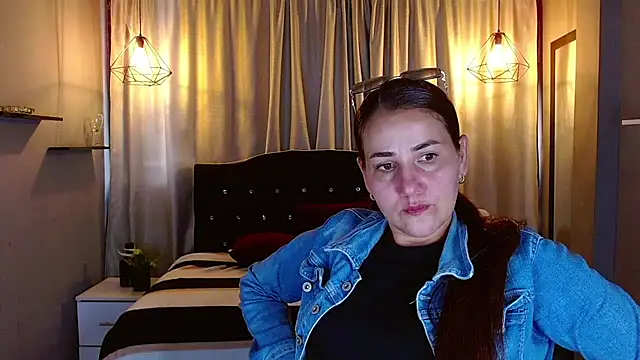 kathekitten online show from July 2026 08:14:01 PM
