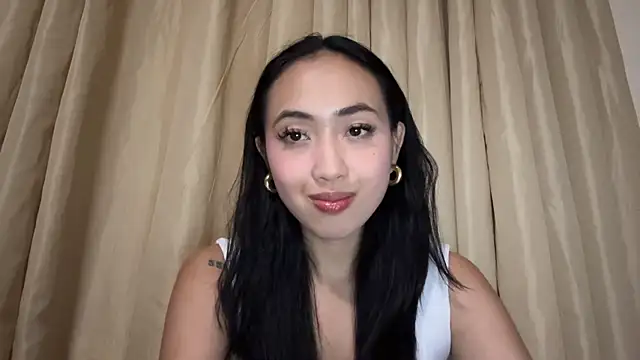 RisaBongartz online show from July 2026 12:11:01 PM
