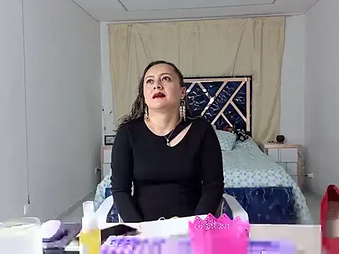 Cristalsexy25 online show from July 2026 12:48:01 AM