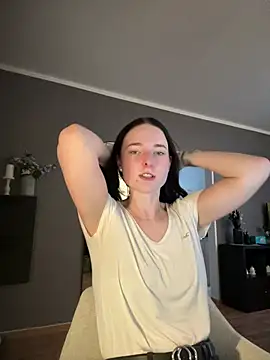 Snowhiite online show from July 2026 06:32:02 PM