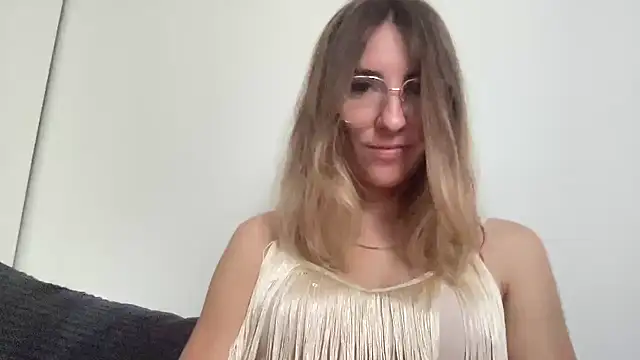 Snapshot of quirkyquinn chatting on July 2026 02:59:01 PM quirkyquinn online show from July 2026 02:59:01 PM