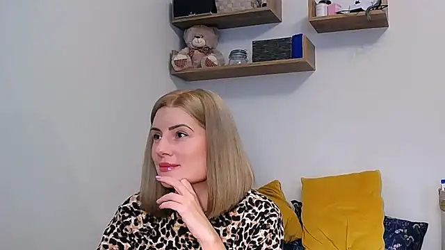 Snapshot of alisenties chatting on September 2025 02:08:01 PM alisenties online show from September 2025 02:08:01 PM