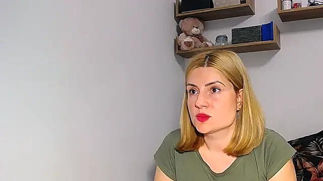 Snapshot of alisenties chatting on November 2025 03:35:01 PM alisenties online show from November 2025 03:35:01 PM